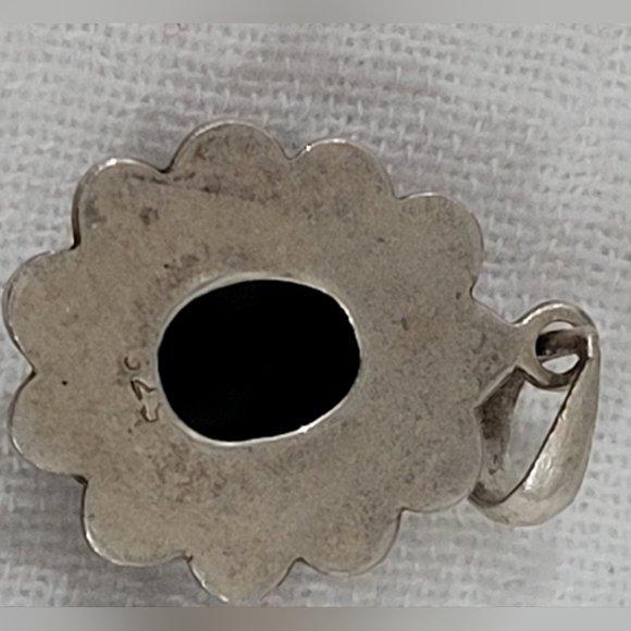 Sterling Silver Pendant - Green Center - Marked - Picture 3 of 9